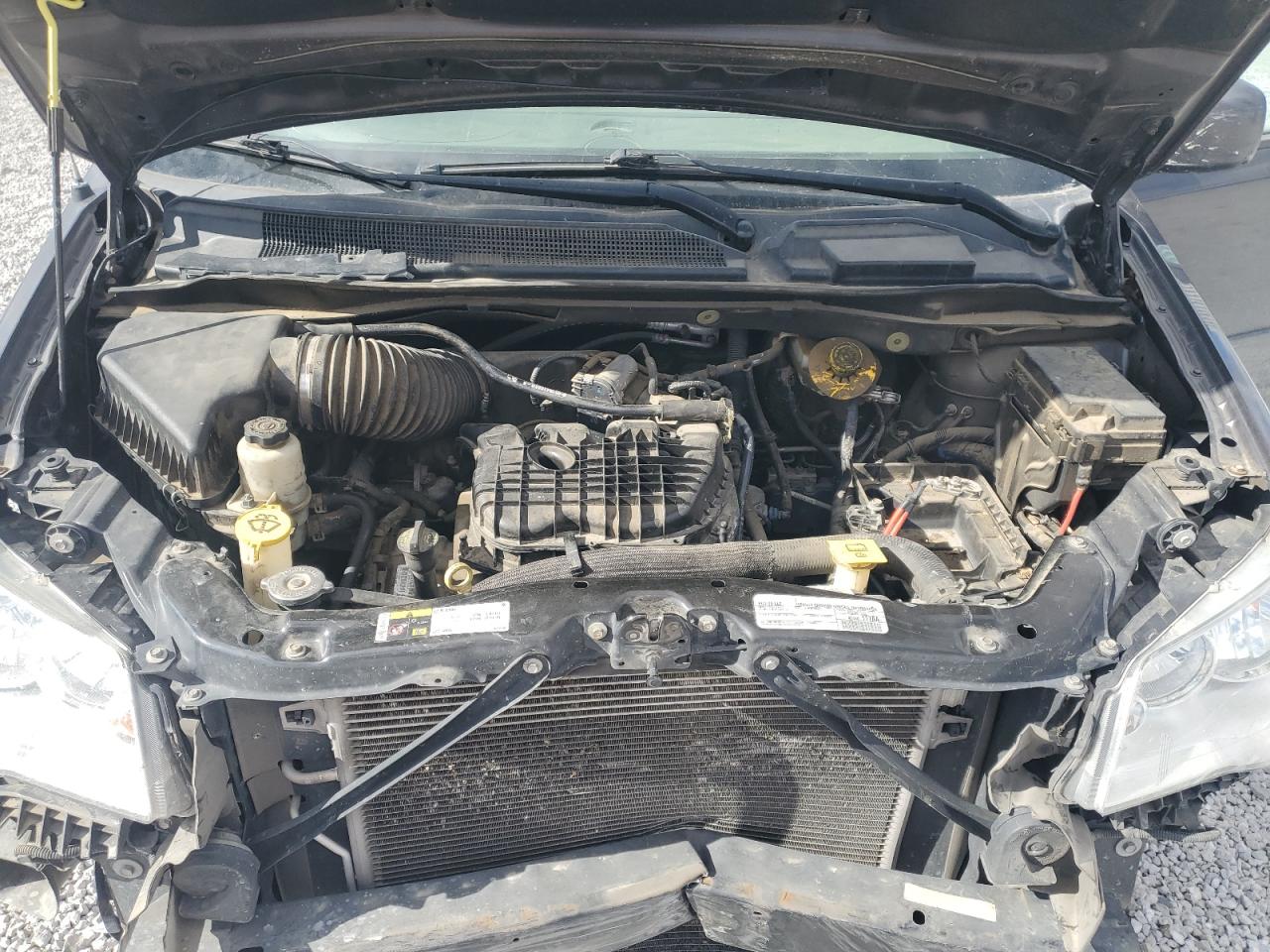 2015 Dodge Caravan - Image 14