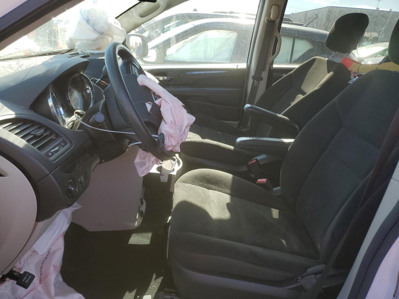 2019 Dodge Caravan - Image 7