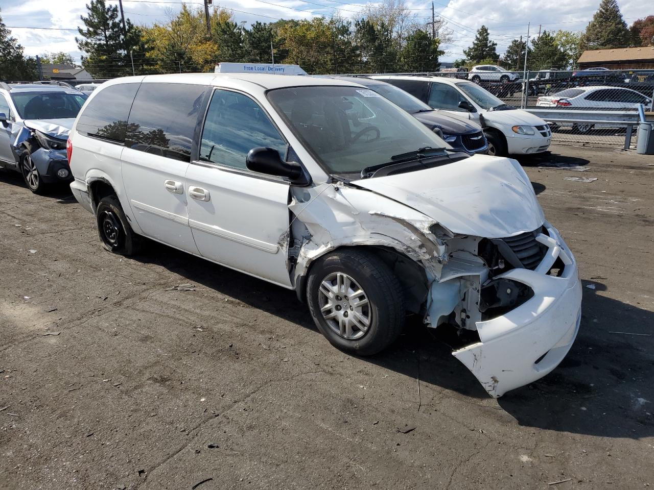 2005 Dodge Caravan - Image 4
