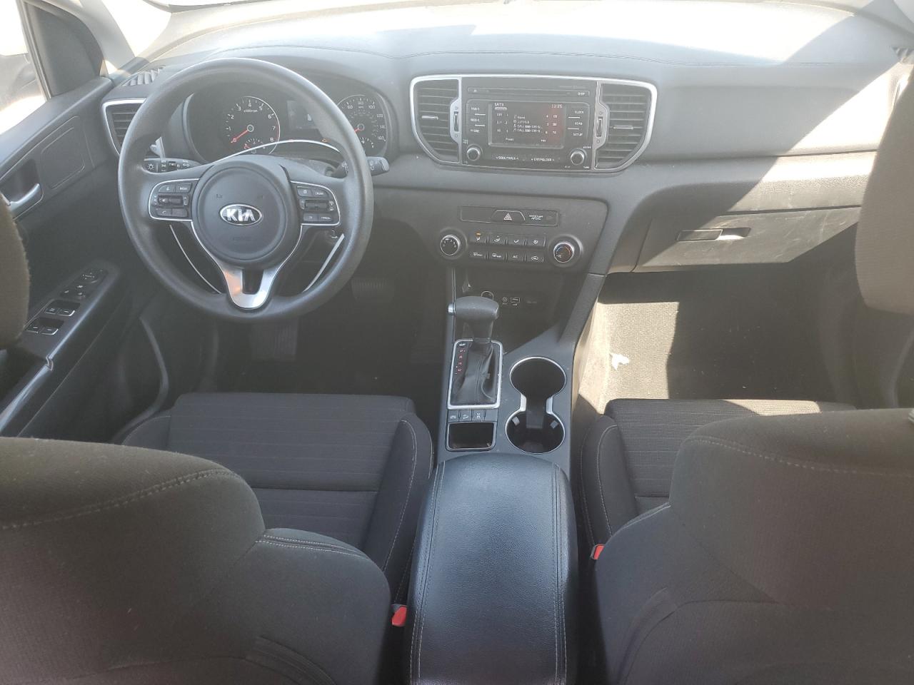 KNDPMCAC8J7430834 2018 Kia Sportage Lx