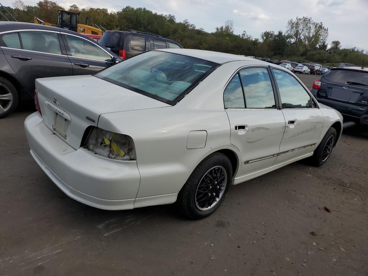2003 Mitsubishi Galant - Image 3