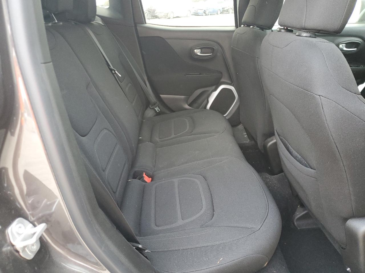 2018 Jeep Renegade - Image 10