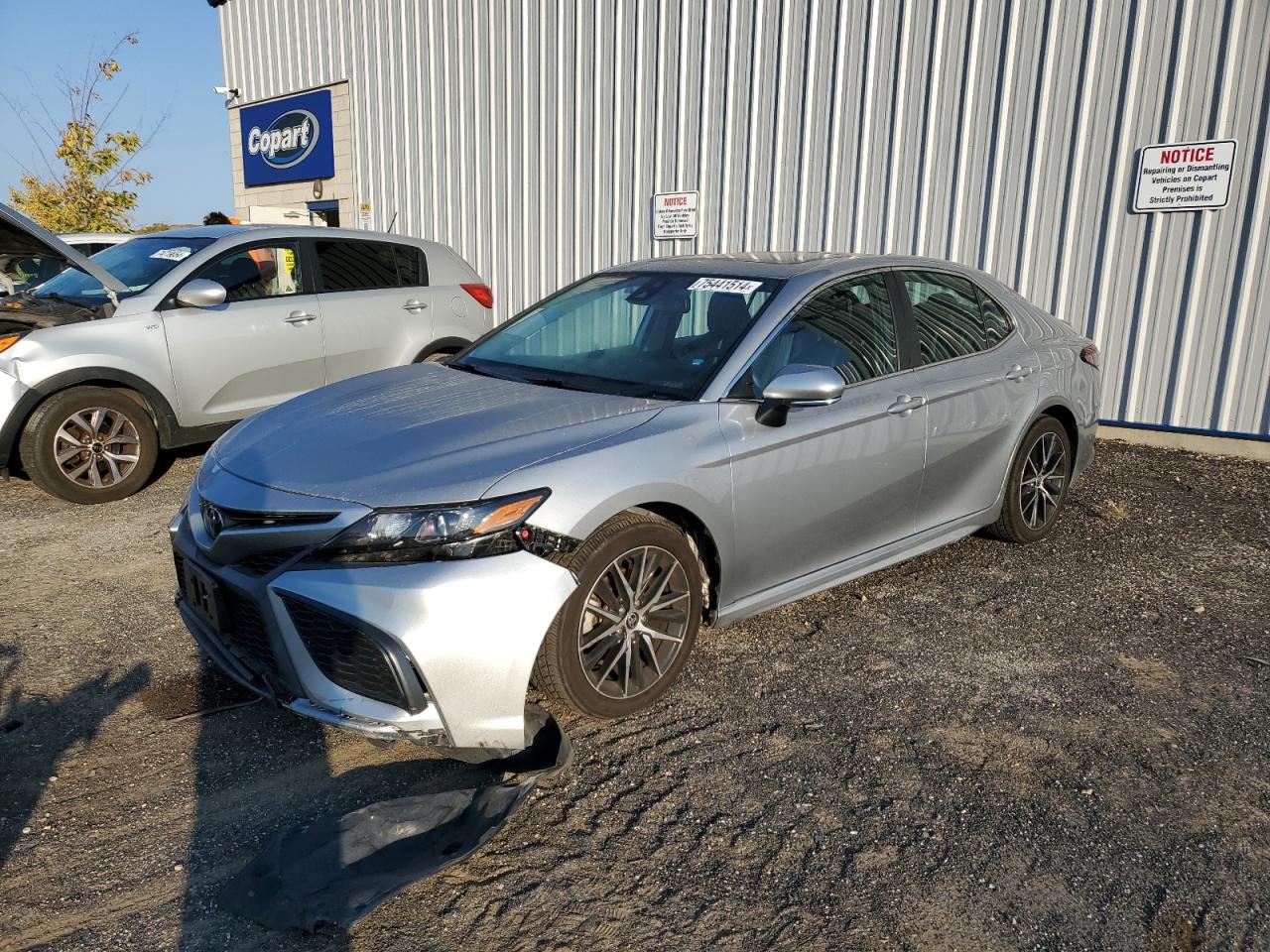 4T1T11AK3MU560637 2021 TOYOTA CAMRY - Image 1