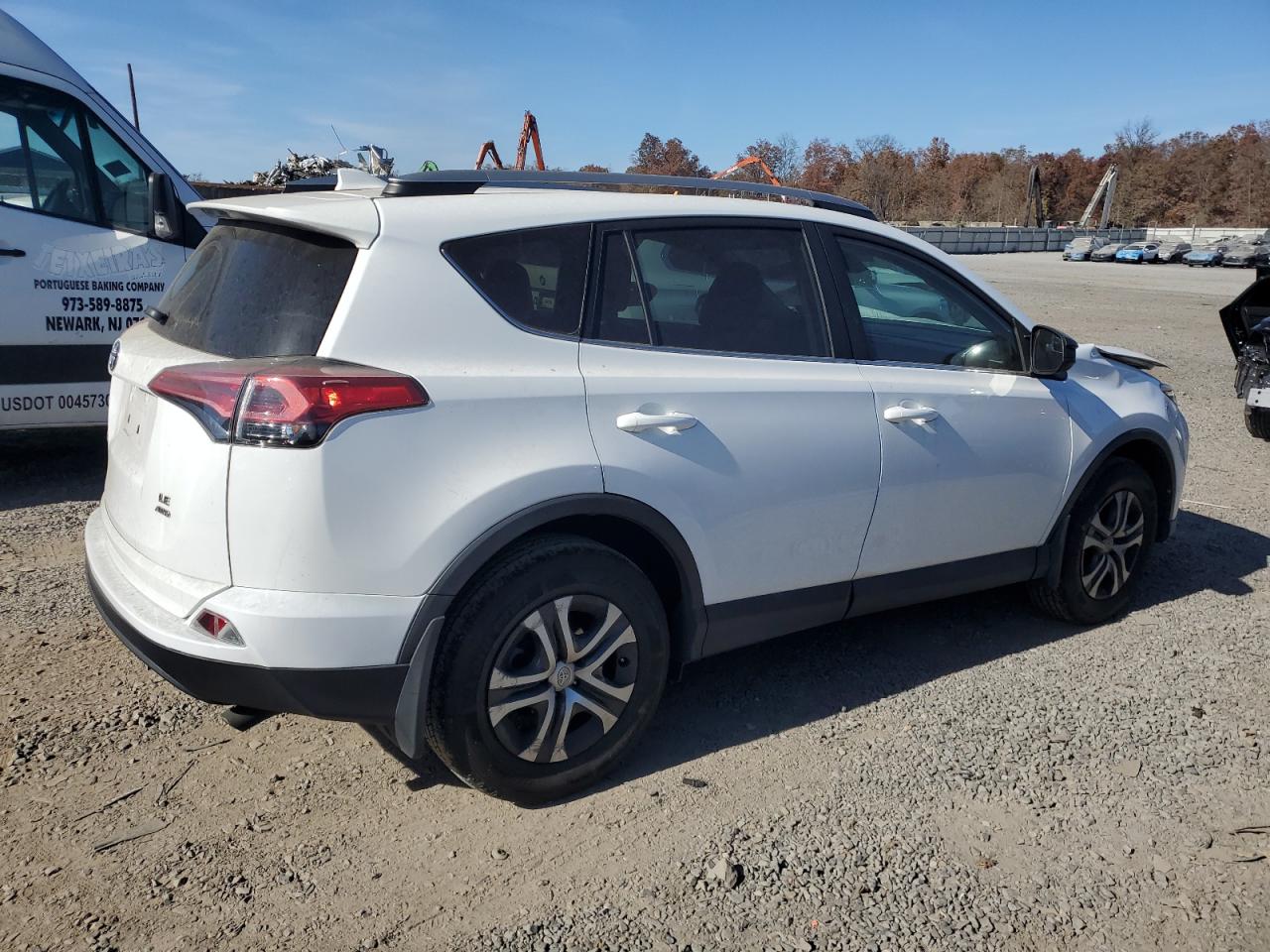 2018 Toyota RAV 4 - Image 3