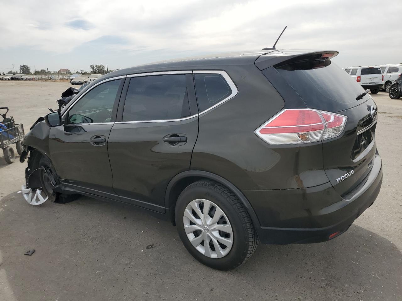 2016 Nissan Rogue - Image 2