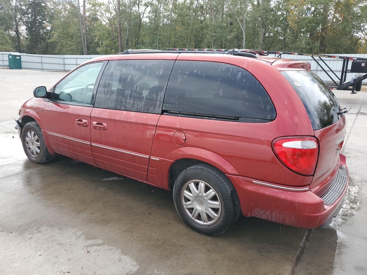 2007 Chrysler Town & Country - Image 2