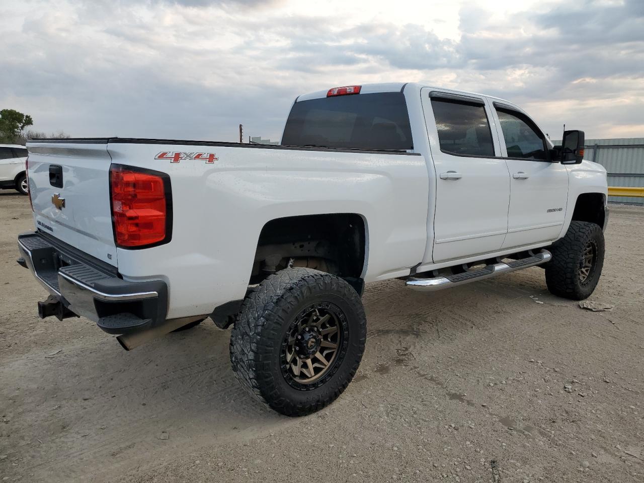 2016 Chevrolet Silverado - Image 3