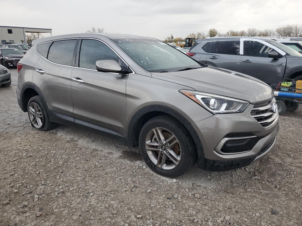 2017 Hyundai Santa Fe - Image 4