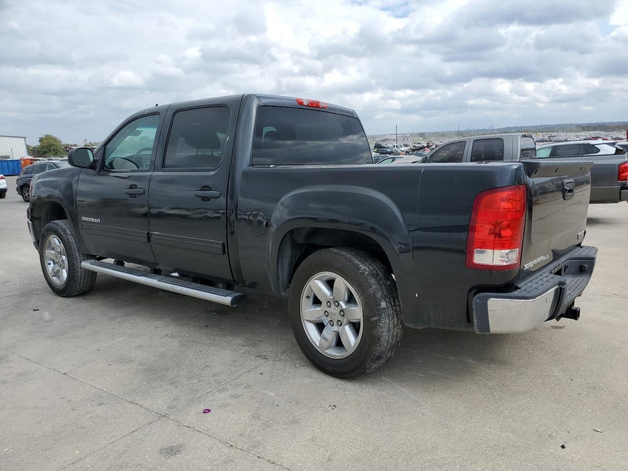 2012 GMC Sierra - Image 2