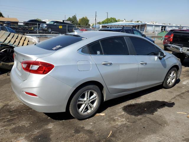 Sedans CHEVROLET CRUZE 2017 Srebrny