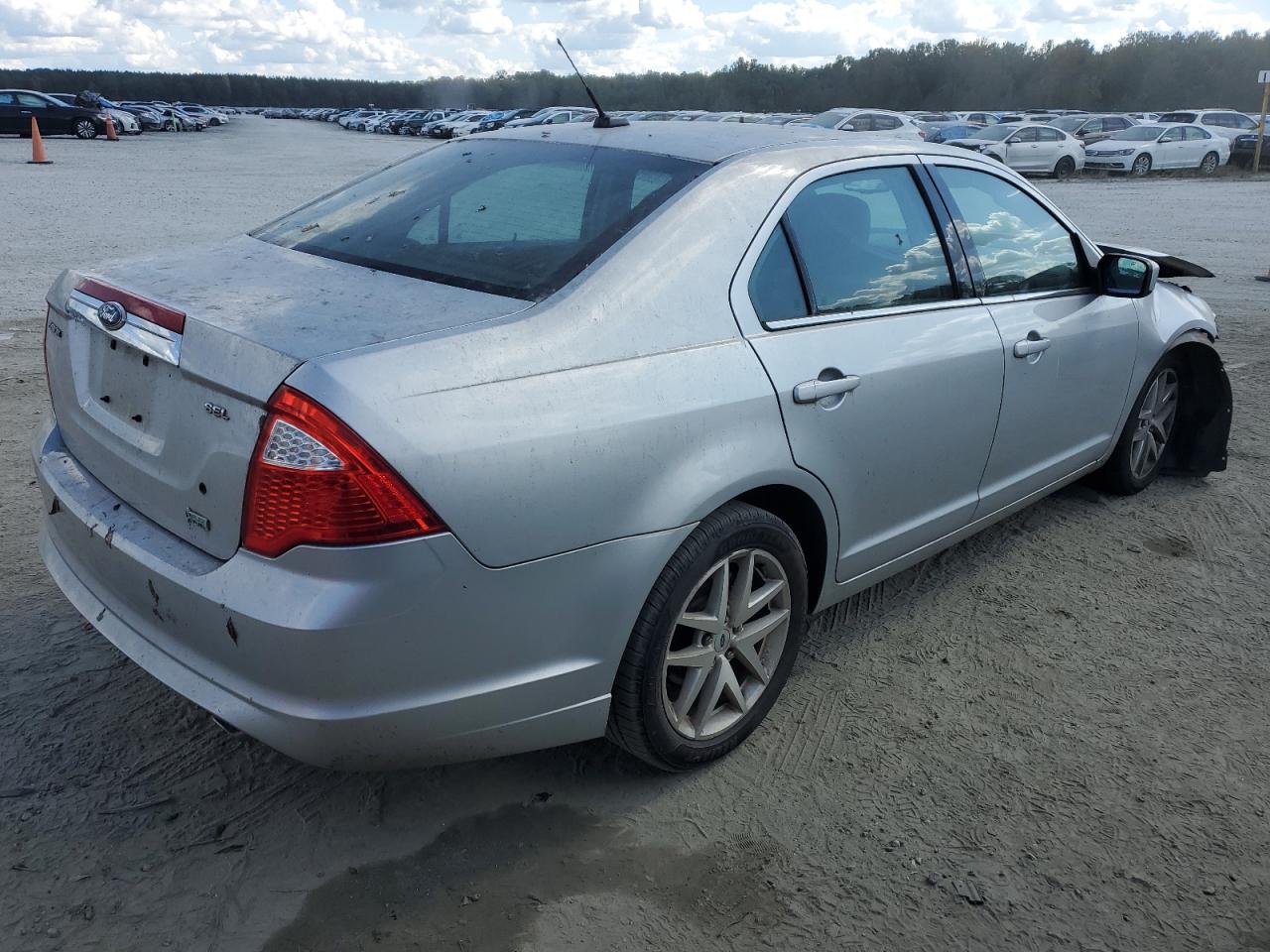 2010 Ford Fusion - Image 3