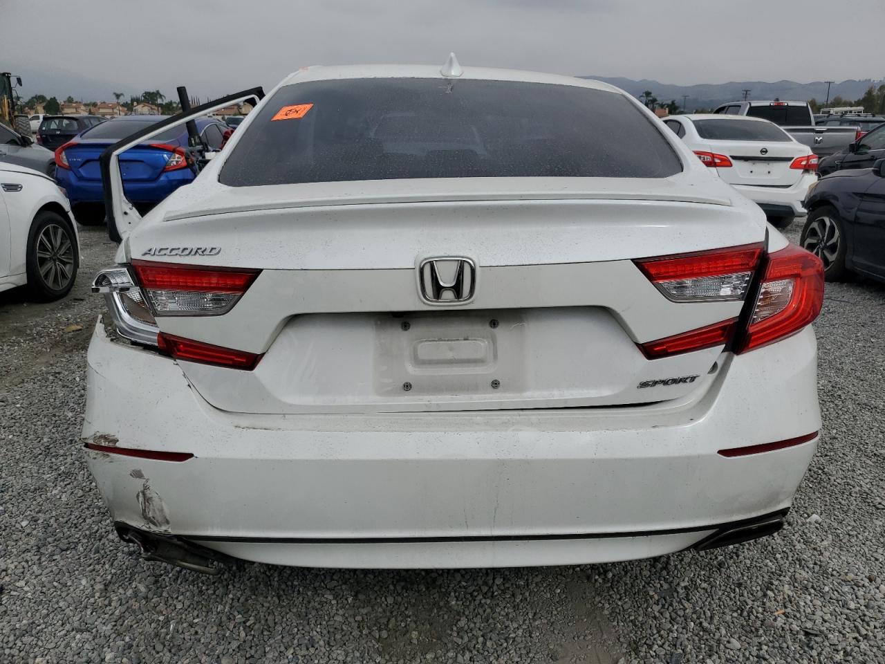 1HGCV1F33JA262744 2018 Honda Accord Sport