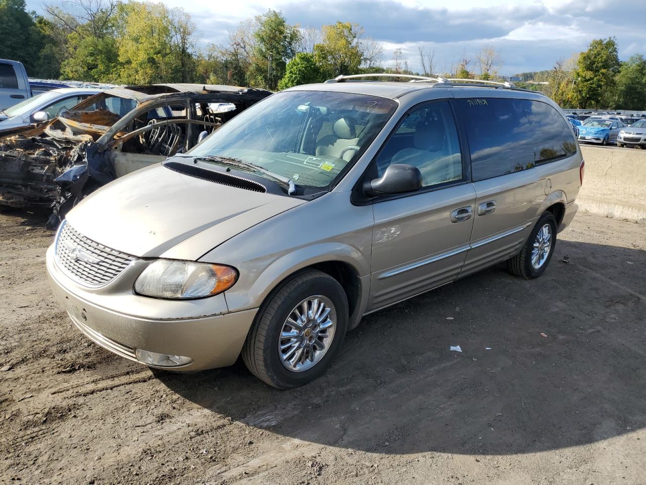 2002 Chrysler Town & Country Limited VIN: 2C8GP64L02R622042 Lot: 74119434