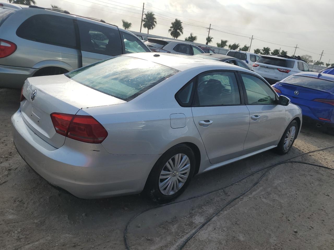 2014 Volkswagen Passat - Image 3