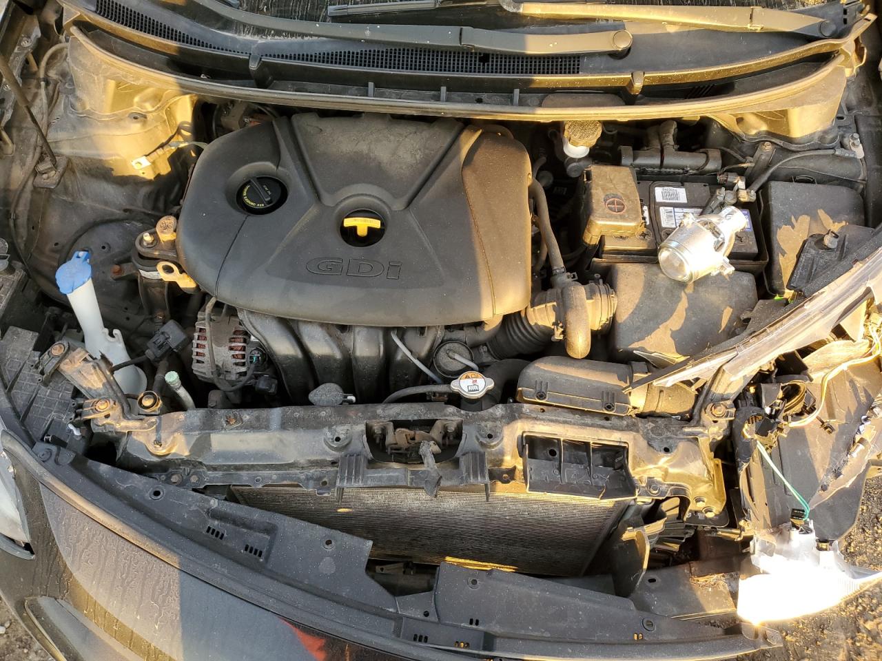 2014 Hyundai Elantra - Image 11