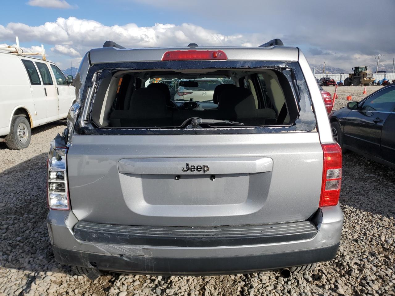 2016 Jeep Liberty (Patriot) - Image 6