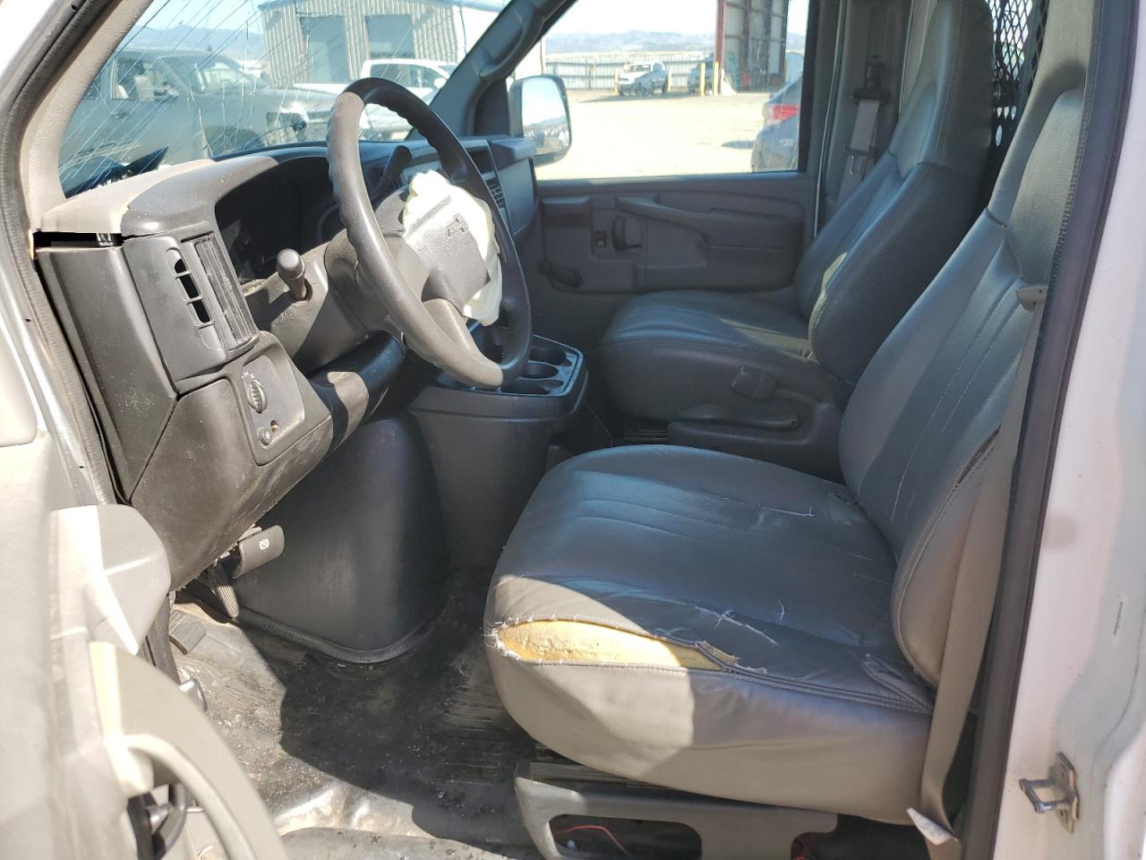 2006 Chevrolet Express - Image 7