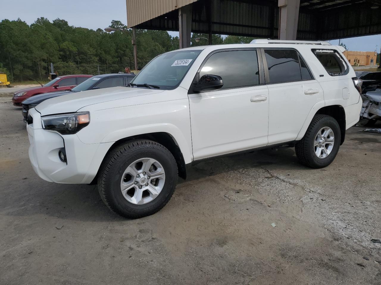 VIN JTEZU5JR6J5190361 2018 TOYOTA 4RUNNER no.1