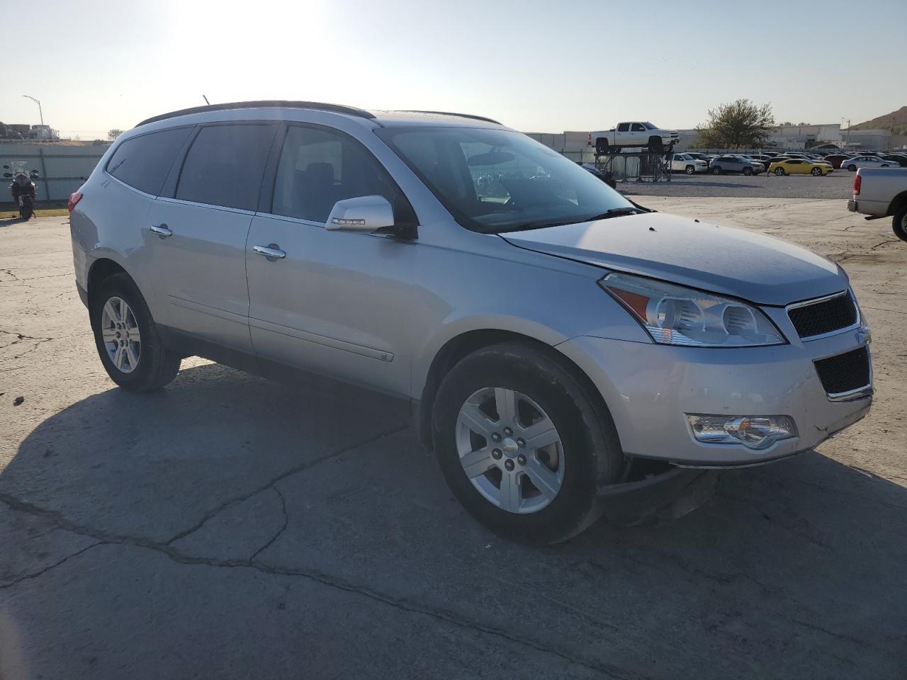 2010 Chevrolet Traverse - Image 4