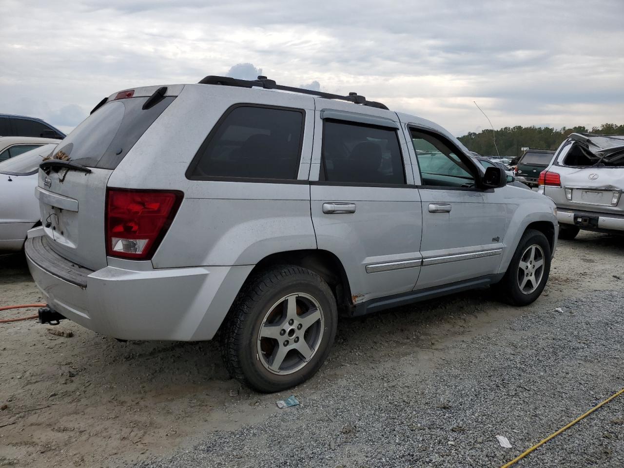 2006 Jeep Grand Cherokee - Image 3