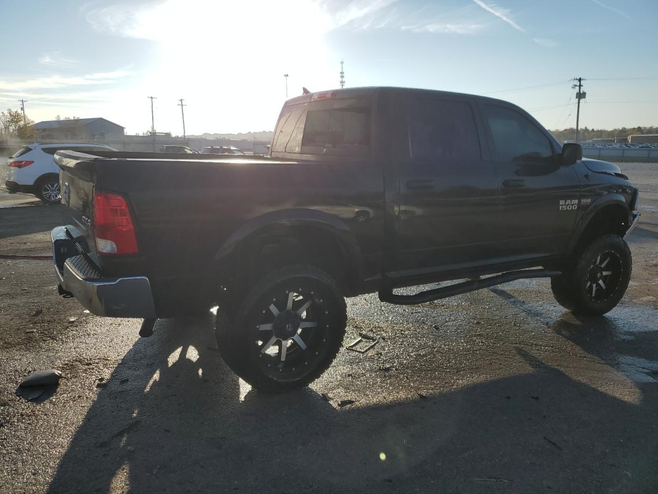 2015 RAM 1500 - Image 3