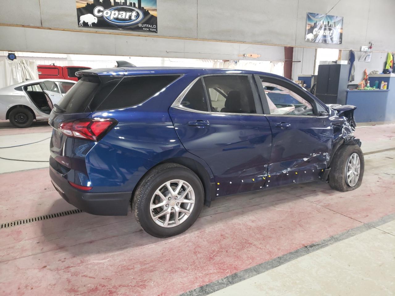 2022 Chevrolet Equinox - Image 3