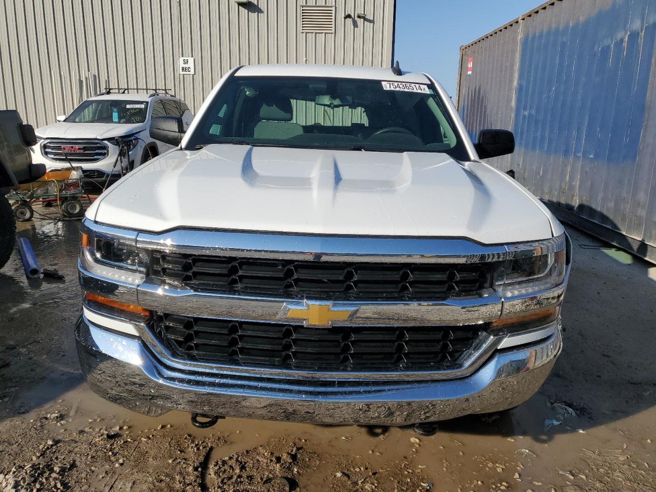 2016 Chevrolet Silverado - Image 5