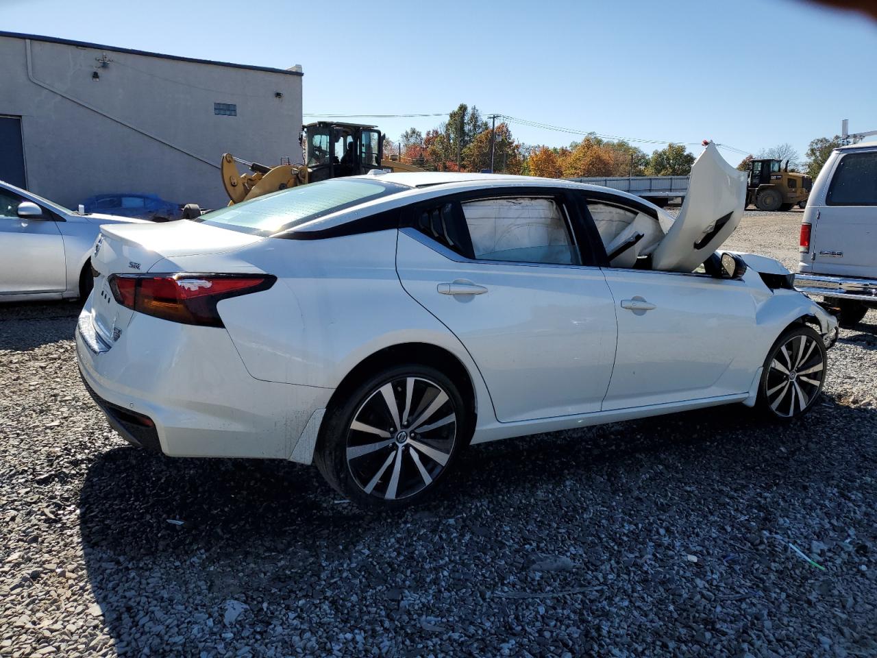 2020 Nissan Altima - Image 3