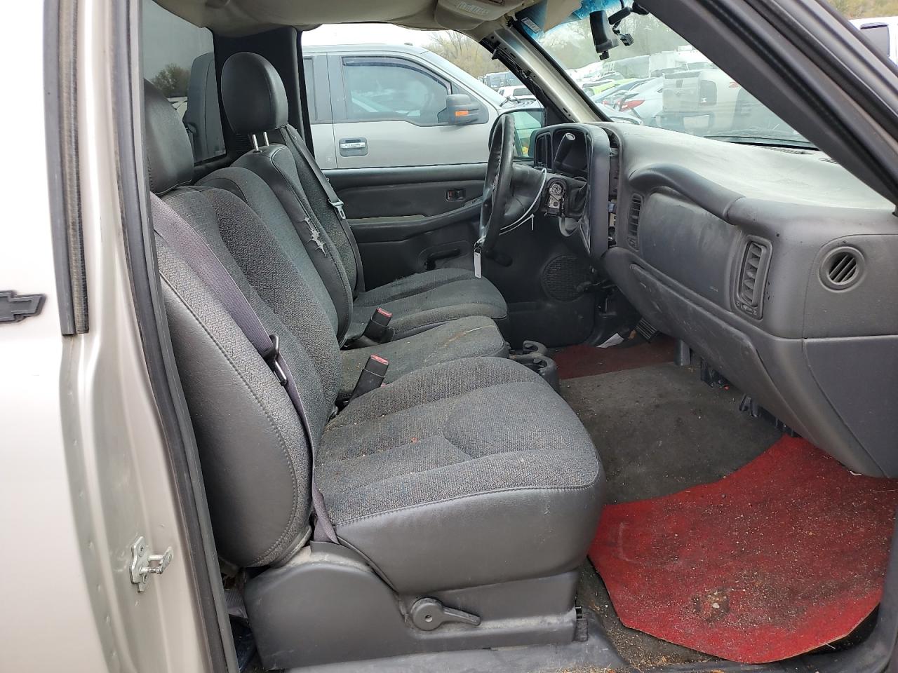 2005 Chevrolet Silverado - Image 10