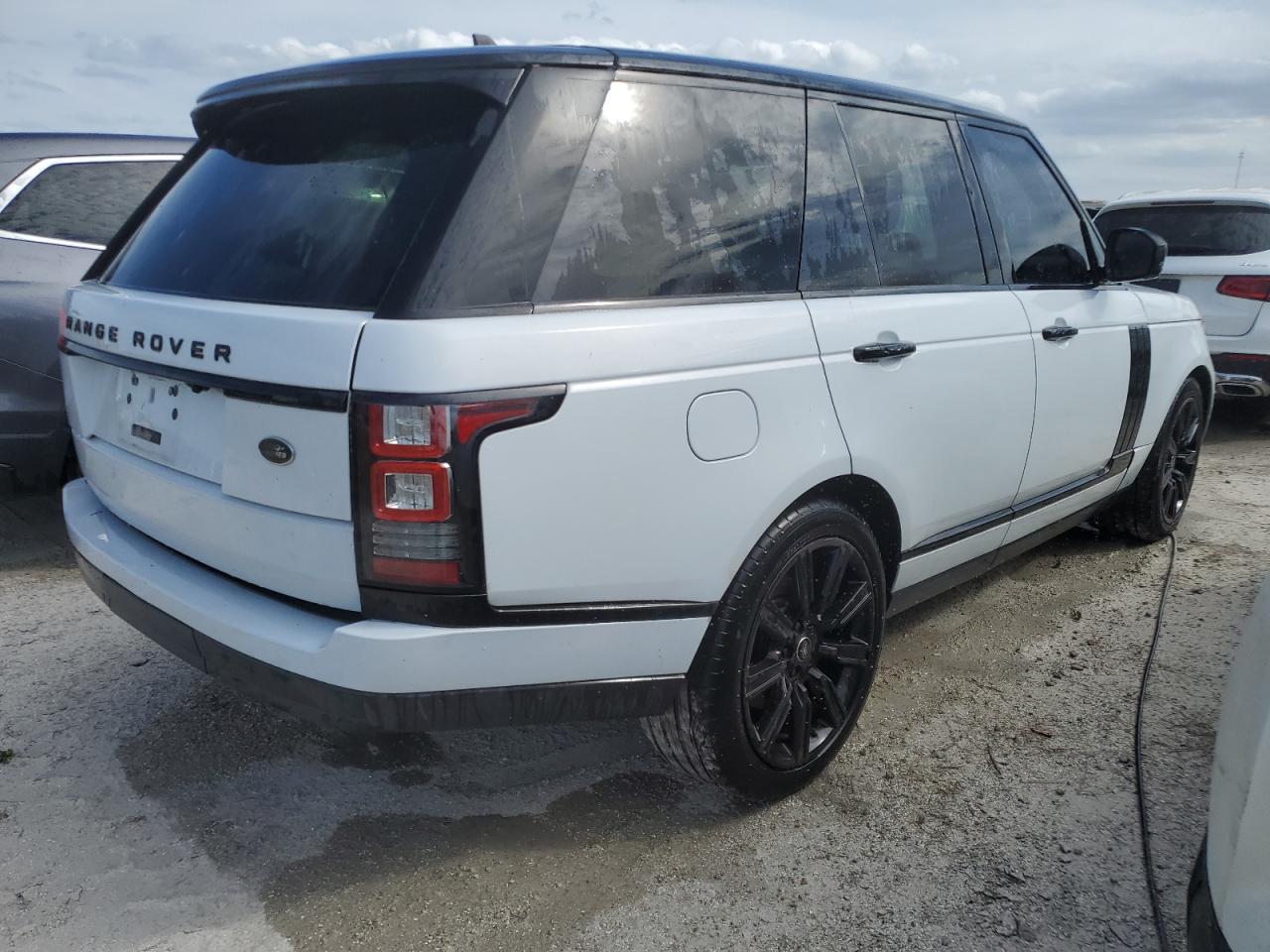 2016 Land Rover Range Rover - Image 3