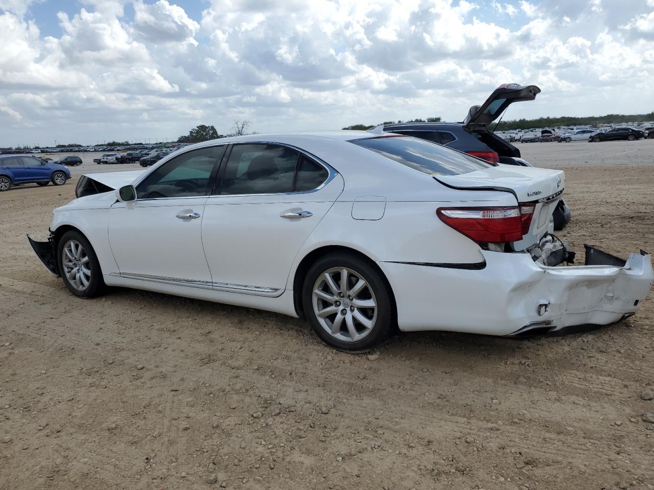 2008 Lexus LS - Image 2