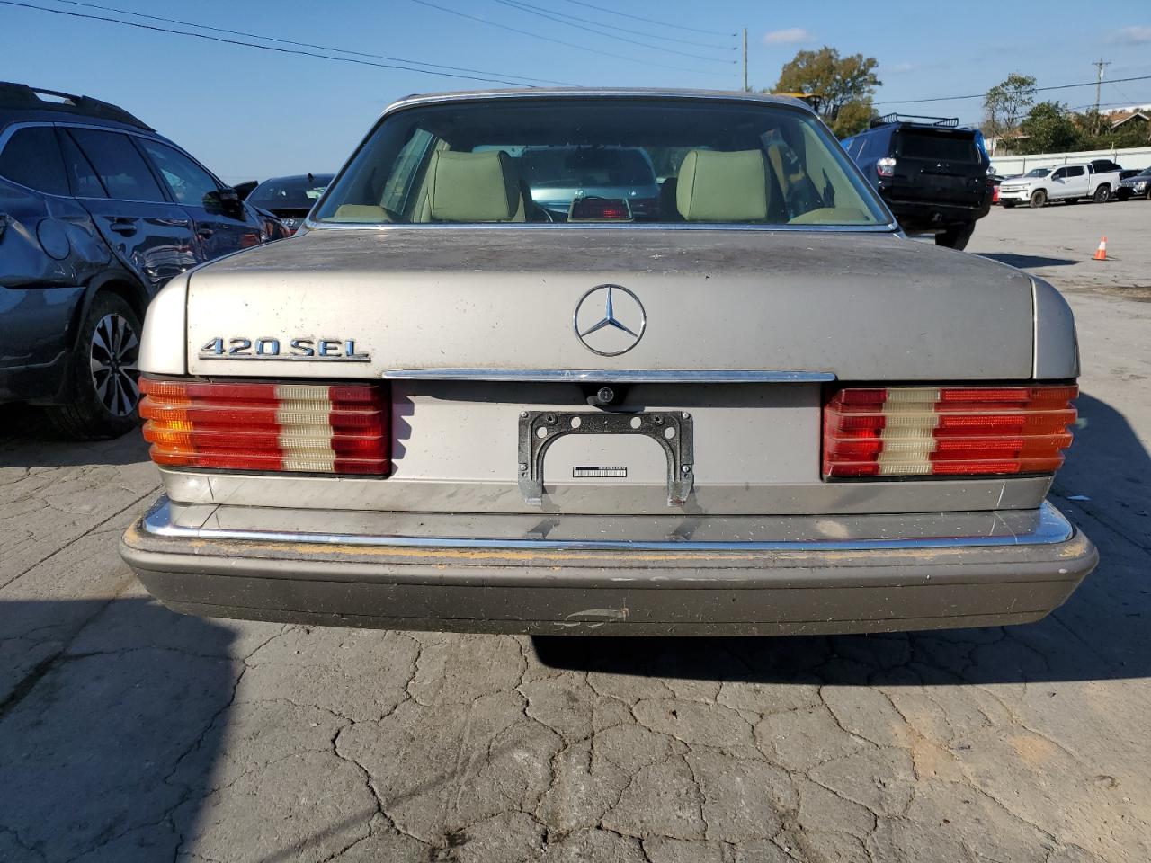 1990 Mercedes-Benz 420 Sel VIN: WDBCA35E3LA500747 Lot: 74351004