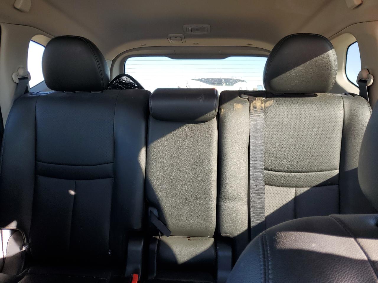 2018 Nissan Rogue - Image 10