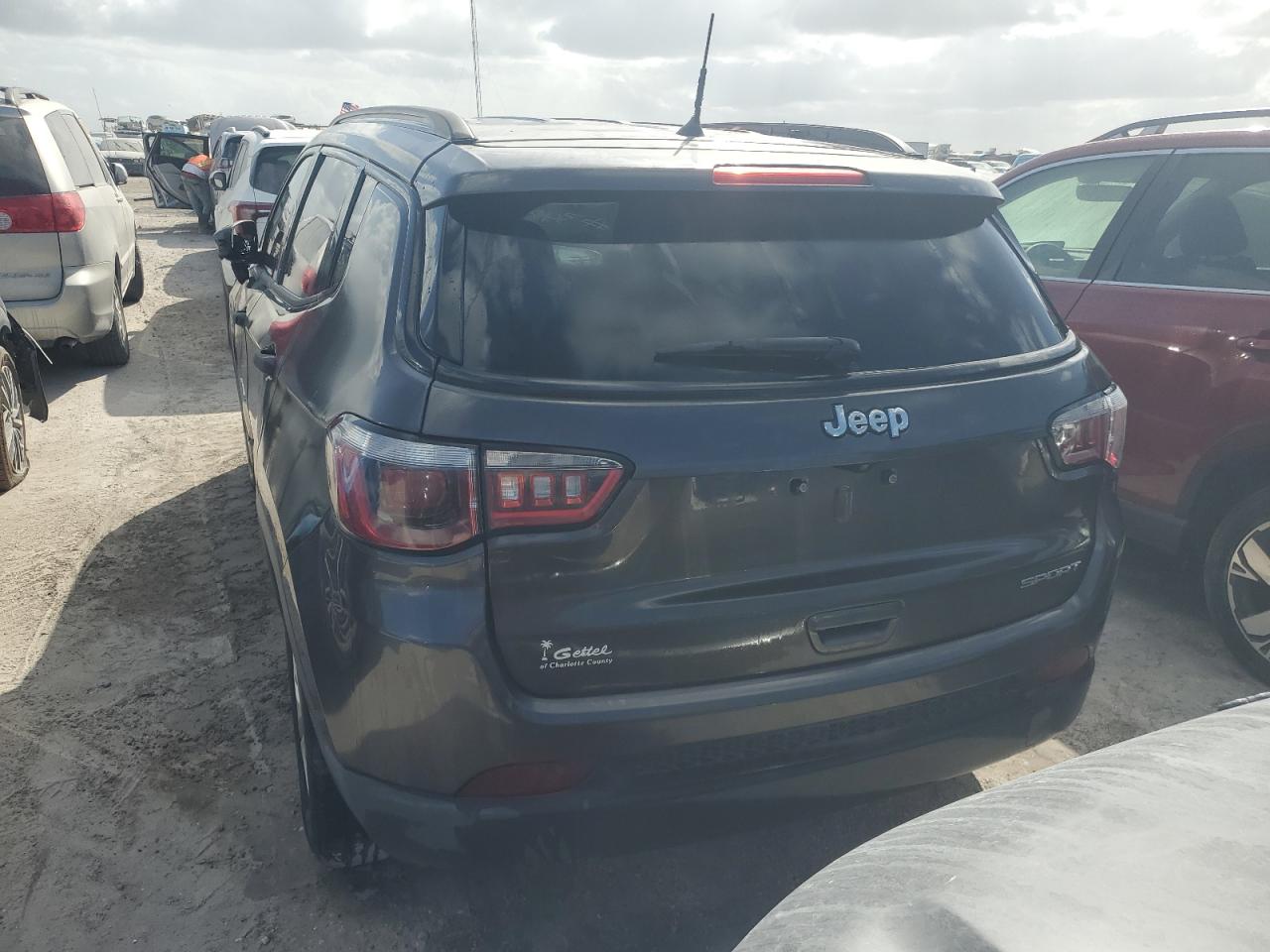 VIN 3C4NJCAB1JT140082 2018 JEEP COMPASS no.6