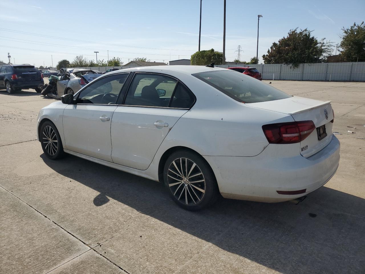2016 Volkswagen Jetta - Image 2