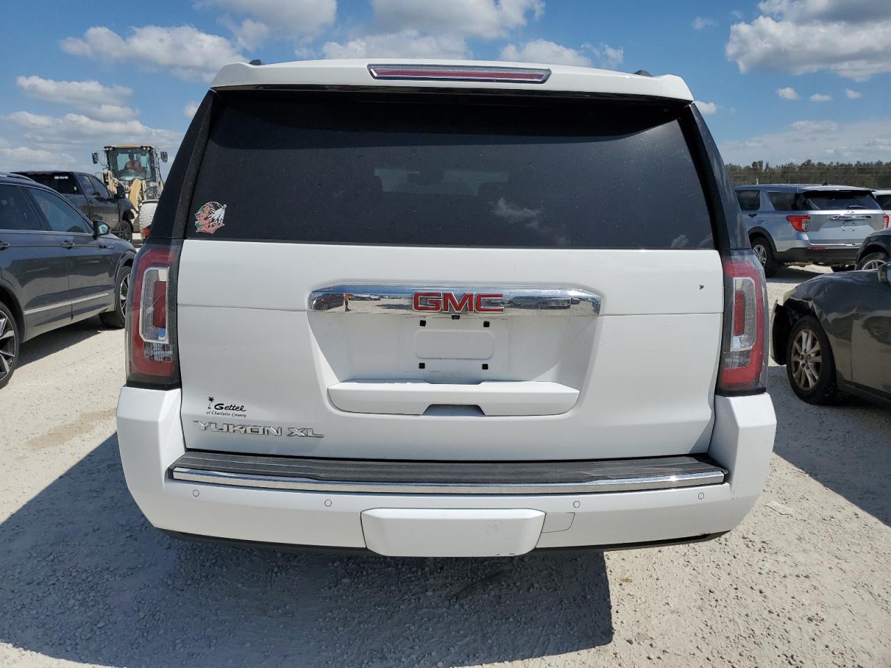 1GKS2HKJ7HR158385 2017 GMC Yukon Xl Denali