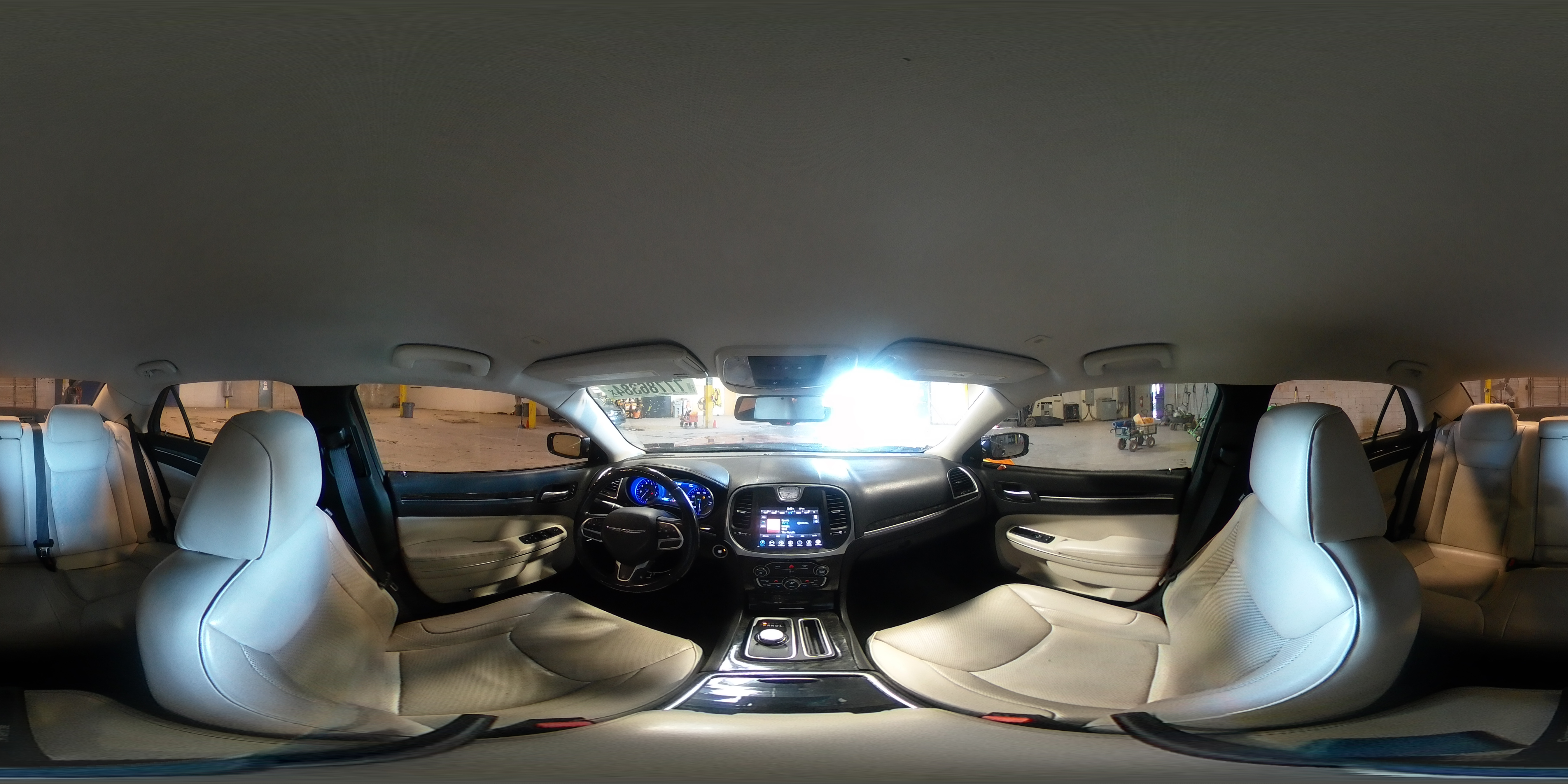 2018 Chrysler 300 - Image 15