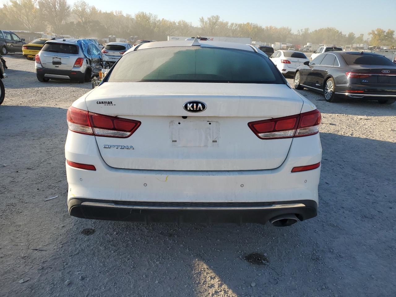 5XXGT4L32KG370466 2019 Kia Optima Lx