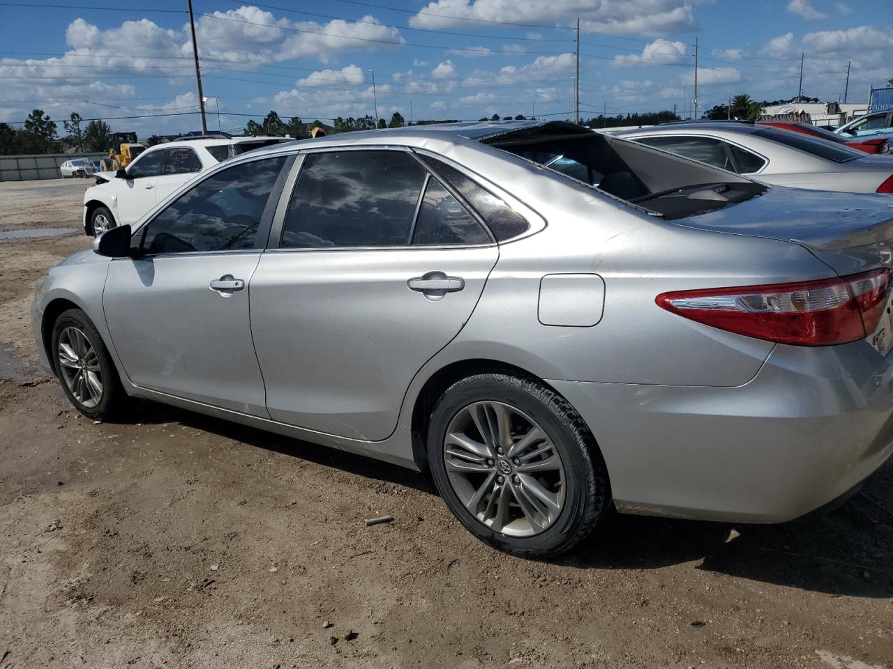 VIN 4T1BF1FK5GU593942 2016 TOYOTA CAMRY no.2