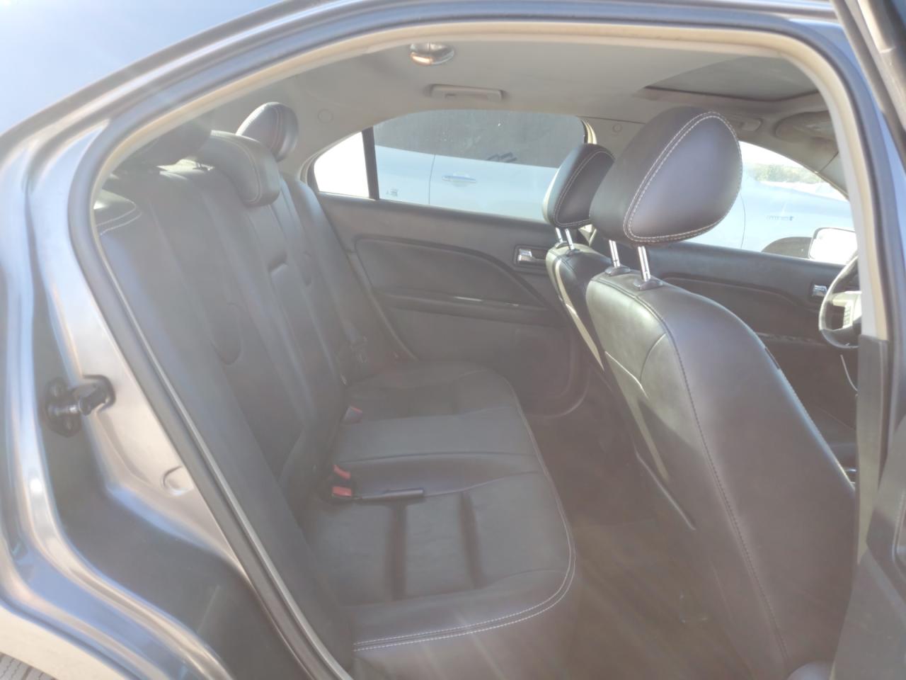 2012 Ford Fusion - Image 10