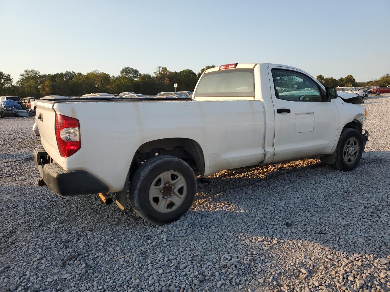 5TFPY5F15GX562823 2016 Toyota Tundra Sr