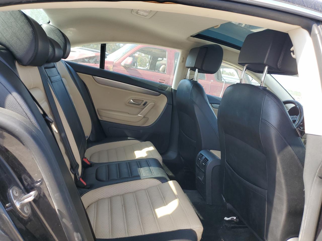 2013 Volkswagen Passat CC - Image 10