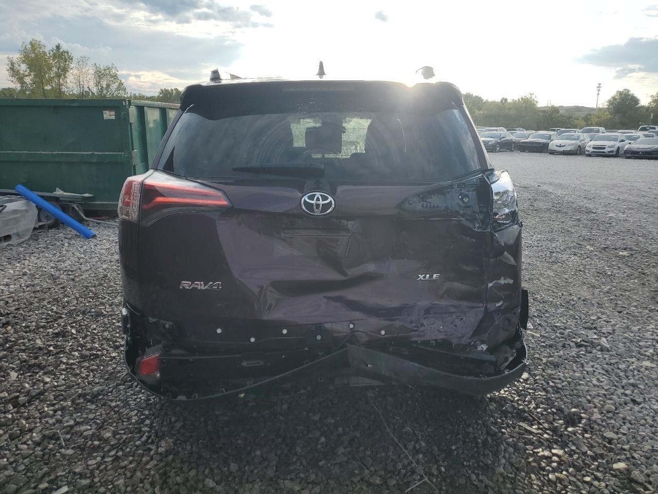 2T3WFREV7HW388840 2017 Toyota Rav4 Xle