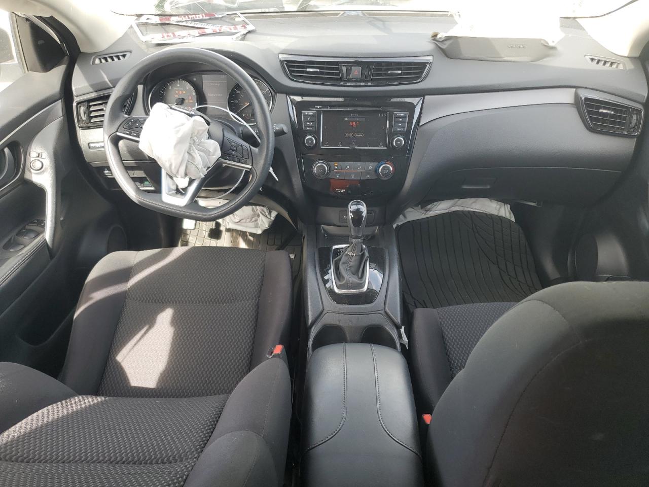 2021 Nissan Rogue - Image 8