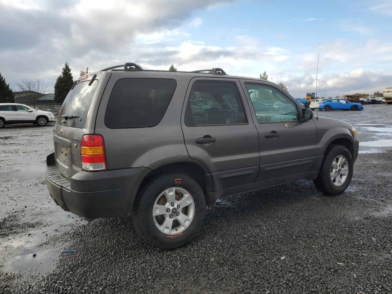 2006 Ford Escape - Image 3