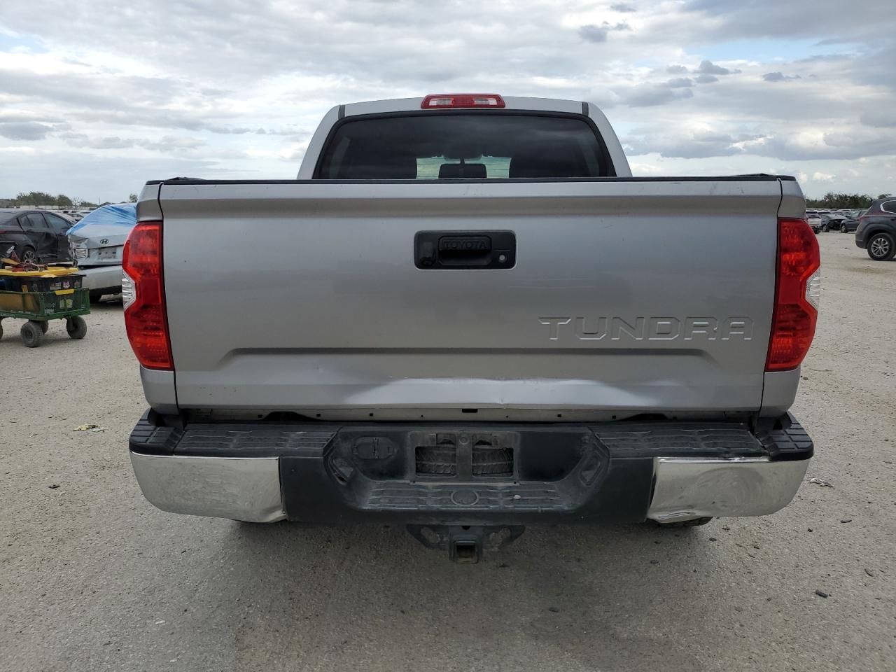 5TFEW5F17GX208931 2016 Toyota Tundra Crewmax Sr5