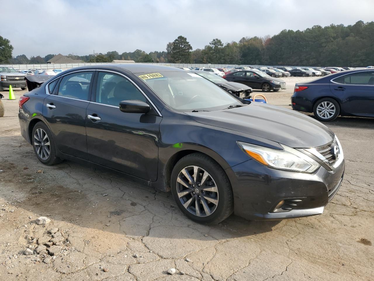 2017 Nissan Altima - Image 4
