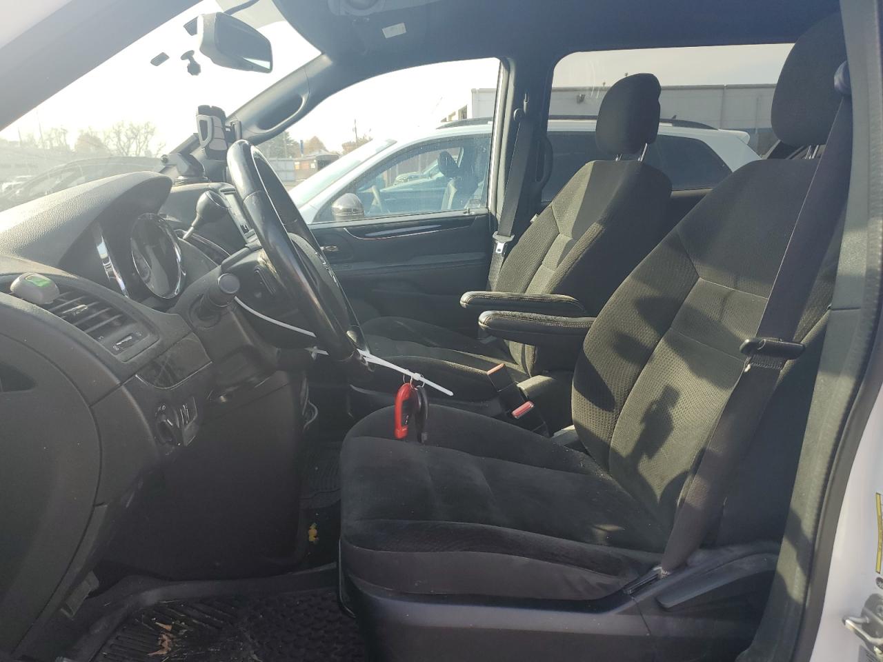 2017 Dodge Caravan - Image 7