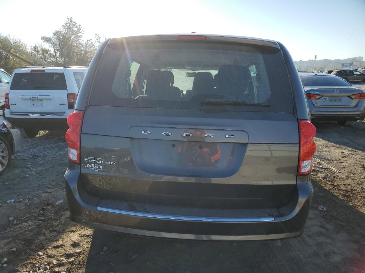 2016 Dodge Caravan - Image 6