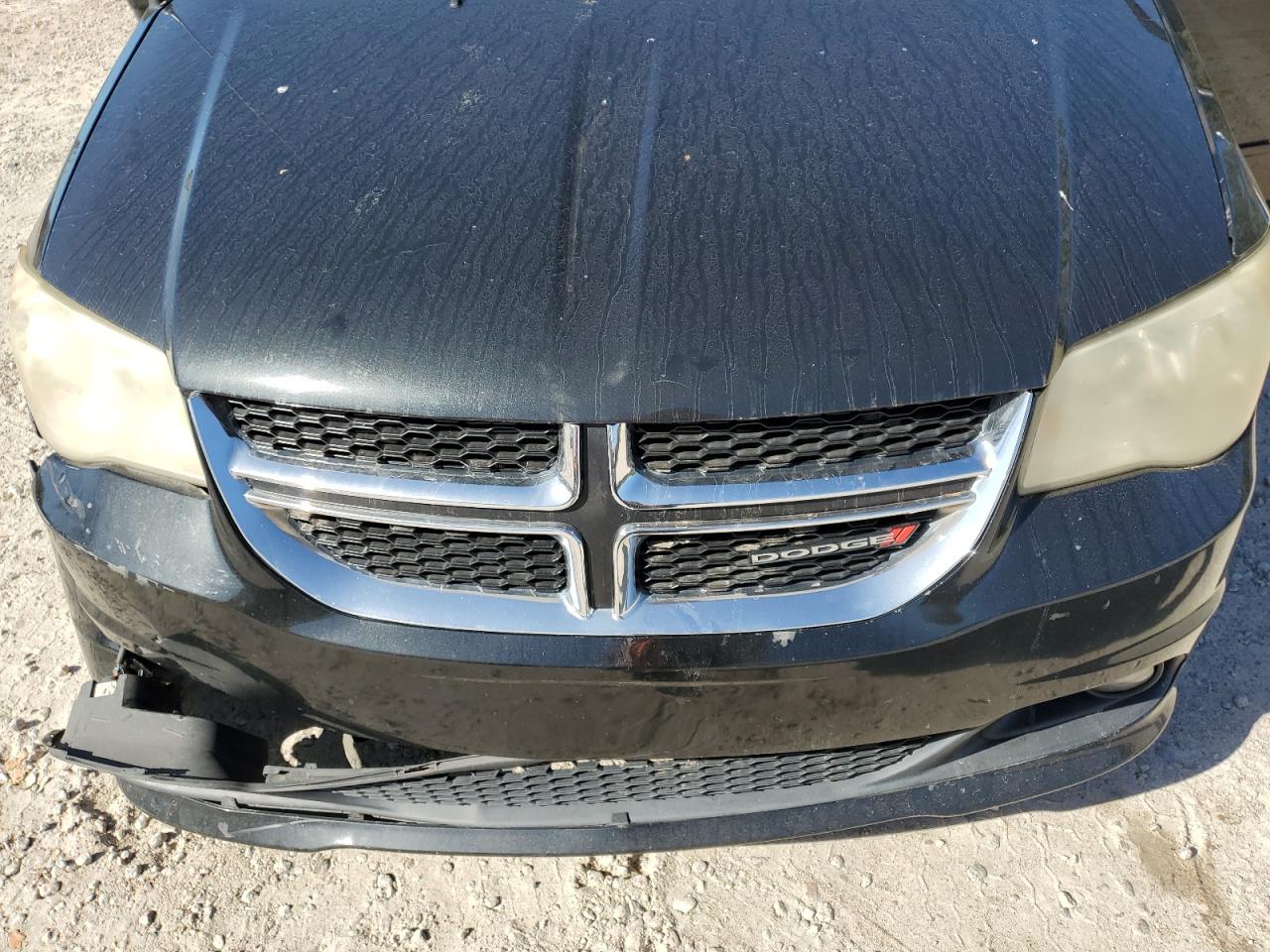 2017 Dodge Caravan - Image 12